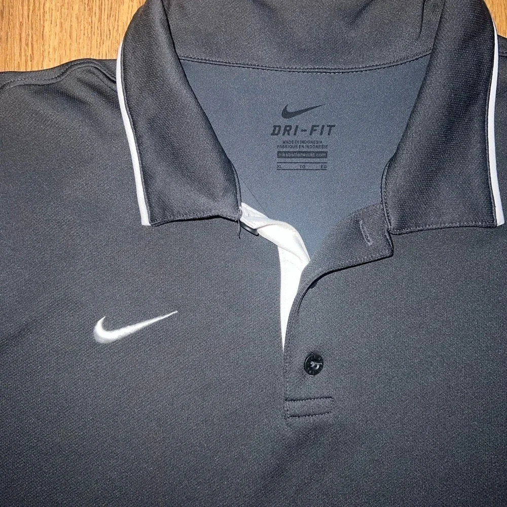 Nike Polo - Picture 2 of 5